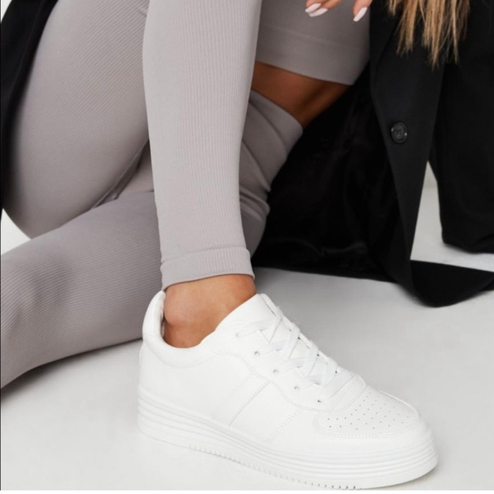 White chunky sole sneakers